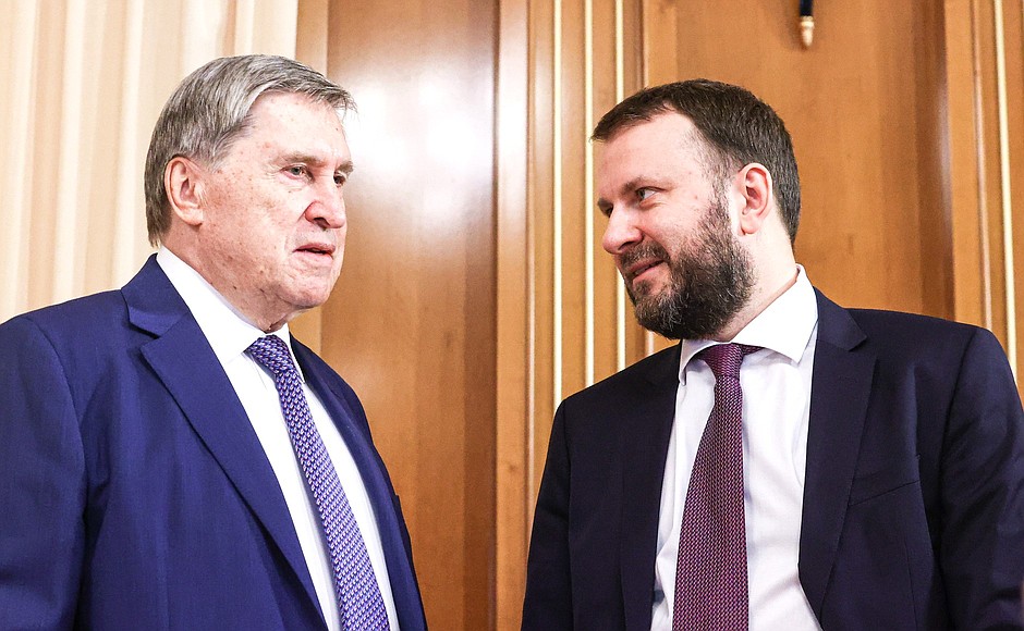 Before Russian-Turkish talks. Presidential aides Yury Ushakov (left) and Maxim Oreshkin.