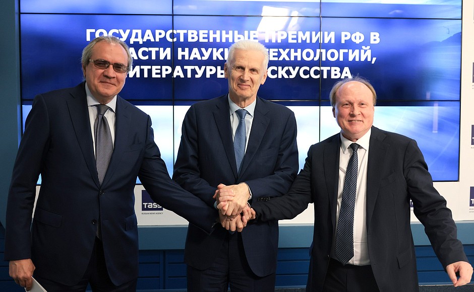 Announcing the winners of the 2022 Russian Federation National Awards for outstanding achievements in science and technology, literature and the arts, human rights, charity work and humanitarian activity. From left: Presidential Adviser Valery Fadeyev, Presidential Aide Andrei Fursenko and Presidential Adviser Vladimir Tolstoy.