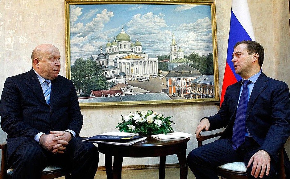 С губернатором – председателем правительства Нижегородской области Валерием Шанцевым.