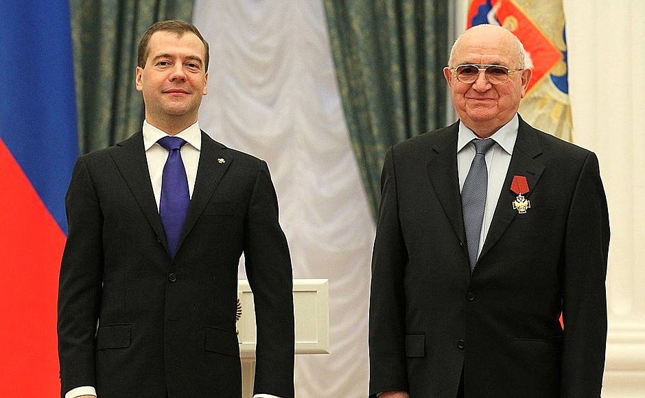 Dmitry Medvedev presents the Order for Services to the Fatherland, IV degree, to Nikita Simonyan, vice-president of the Russian Football Union.