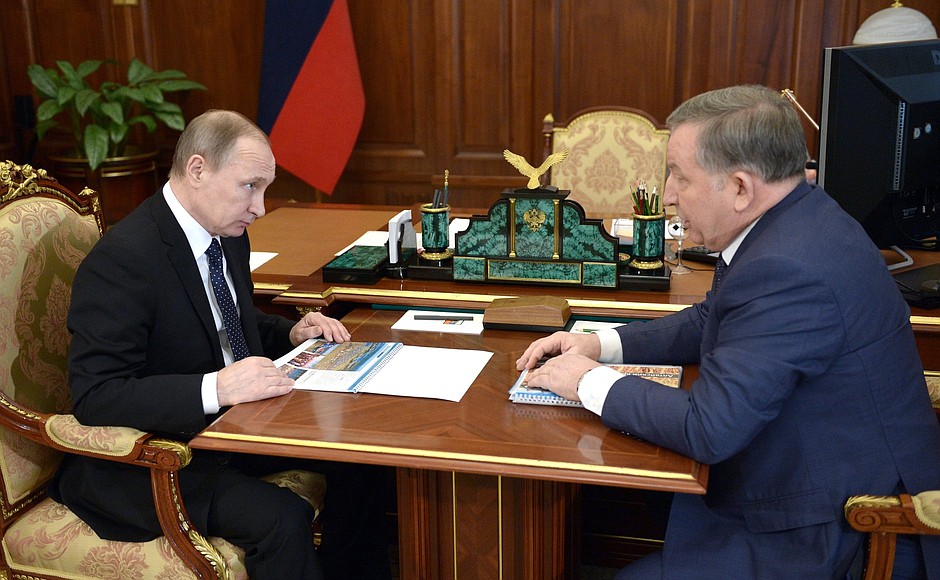С губернатором Алтайского края Александром Карлиным.