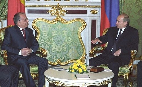 President Putin with Romanian President Ion Iliescu.