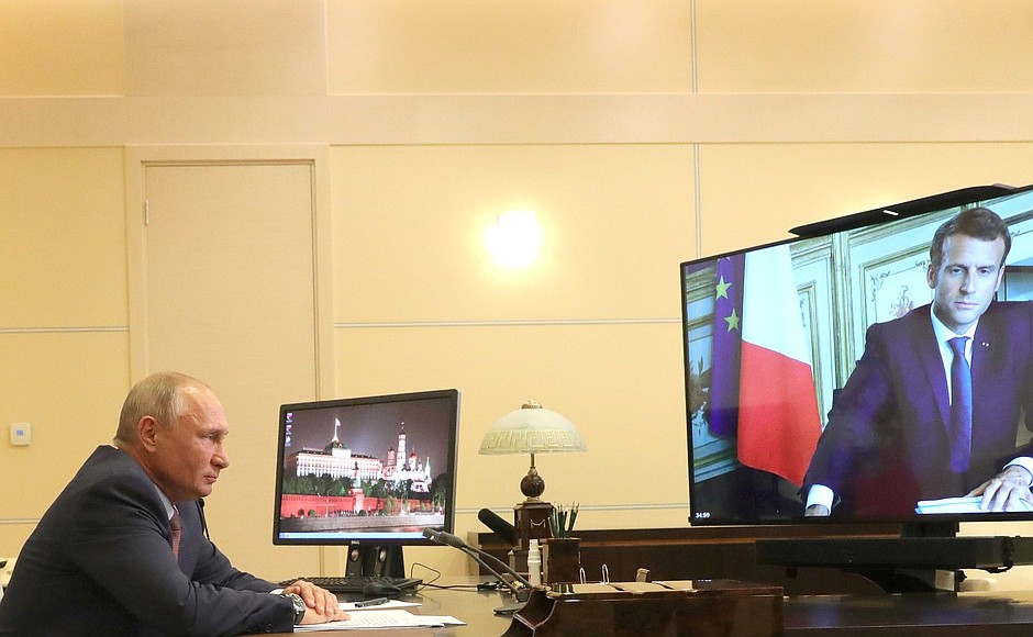 Беседа с Президентом Франции Эммануэлем Макроном (в режиме видеоконференции).