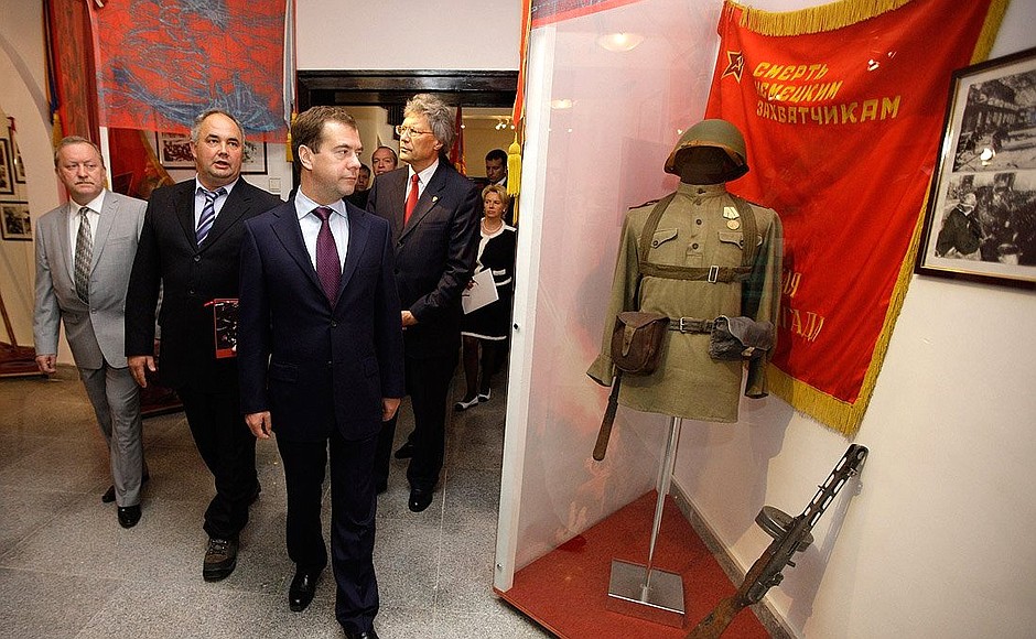 Visiting exhibitions from the Armed Forces Museum and the St Petersburg Museum of Military Costume.