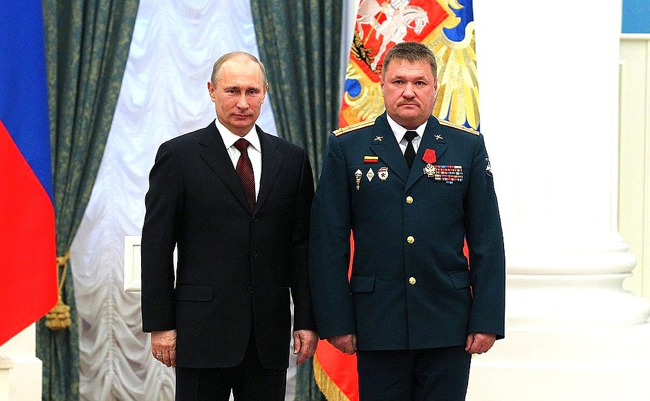 Colonel Valery Asapov, commander of an army motorised rifle brigade was awarded the Order for Services to the Fatherland, IV degree.