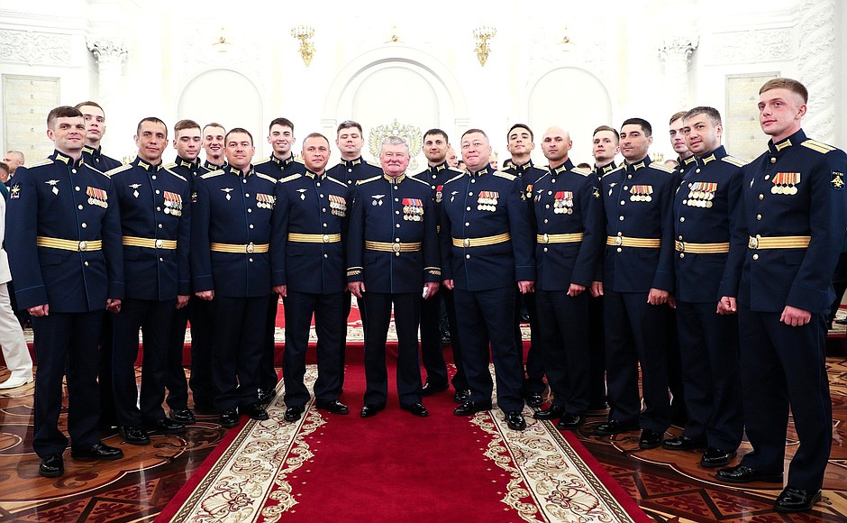 Meeting with graduates of higher military schools.