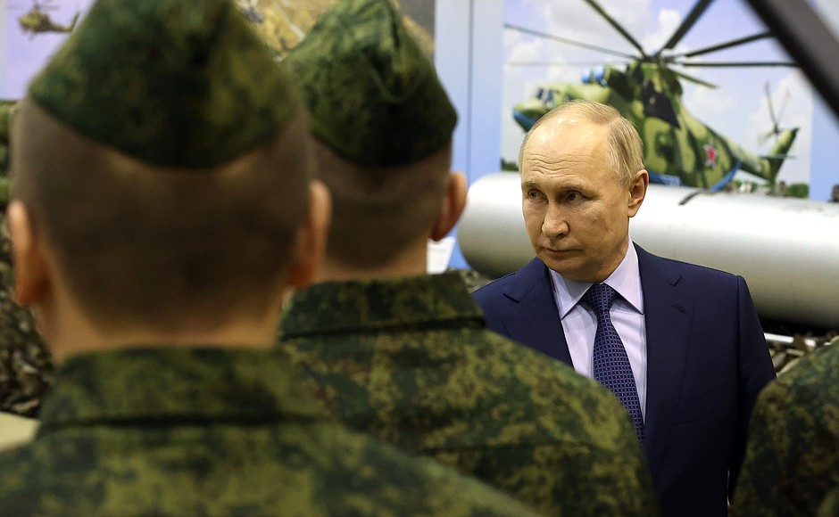 The President spoke with military pilots, now training at the Russian Federation Defence Ministry’s 344th Centre for Combat Employment and Retraining of Army Aviation Pilots.