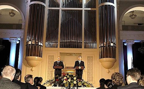 Petersburg, Philharmonic Great Hall. Speech at the closing ceremony of Russian-German cultural meetings in 2003–2004. On the right, President of Germany Horst Koehler.