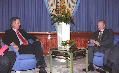 President Putin with Siemens CEO Heinrich von Pierer.