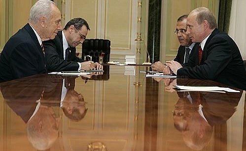 Meeting with Israeli Vice Premier Shimon Peres.