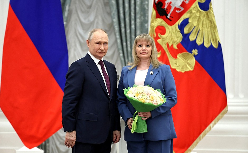 The honorary title of Honoured Rocket and Space Industry Worker of the Russian Federation is conferred on Vera Gerasimova, head of laboratory at the Academician Pilyugin Scientific and Production Centre for Automation and Instrumentation.