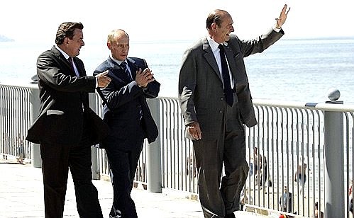 С Федеральным канцлером ФРГ Герхардом Шрёдером и Президентом Франции Жаком Шираком.