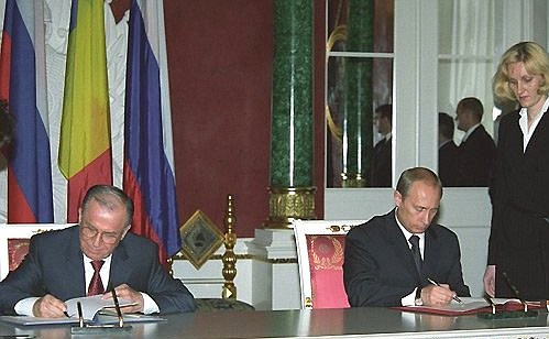 President Putin and Ion Iliescu signed the Russian-Romanian Treaty on Friendly Relations and Cooperation.