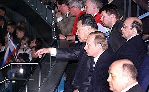 Opening ceremony of the 64th world ice hockey championship. Vladimir Putin and Japanese Prime Minister Yoshiro Mori.