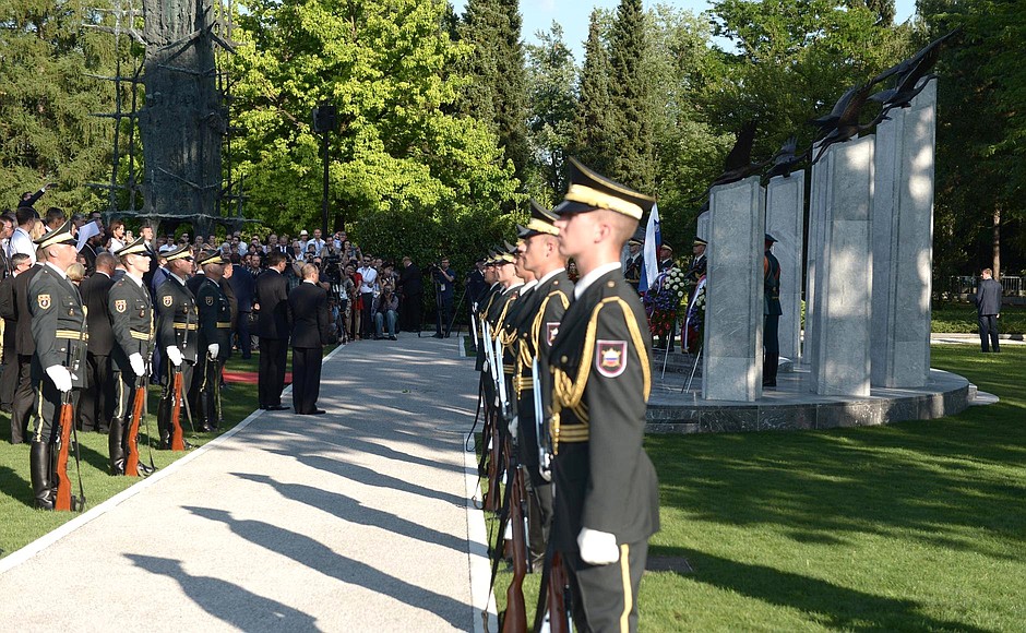 Unveiling of a monument to Russian and Soviet soldiers who fell in Slovenia in World War I and World War II.
