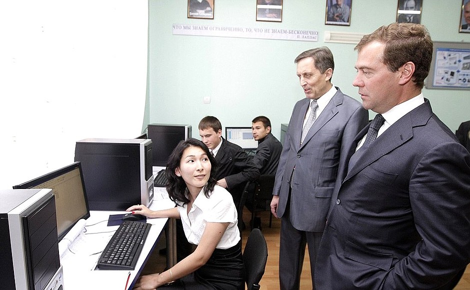 Во время посещения филиала Российской экономической академии имени Г.В.Плеханова.