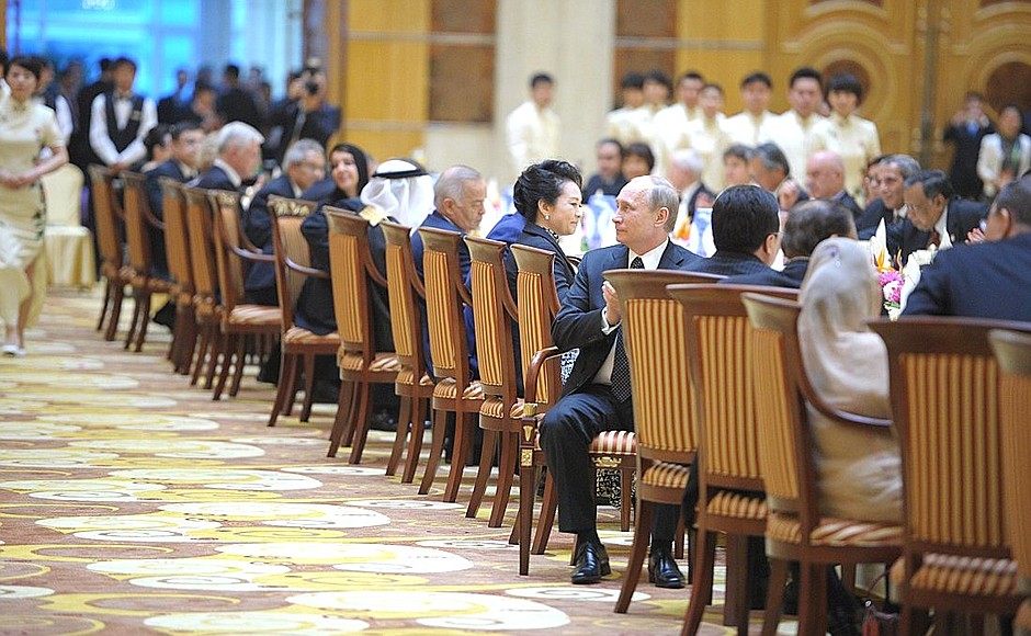 Official dinner hosted by President of China in honour of the heads of delegations of the member states of the Conference on Interaction and Confidence Building Measures in Asia.
