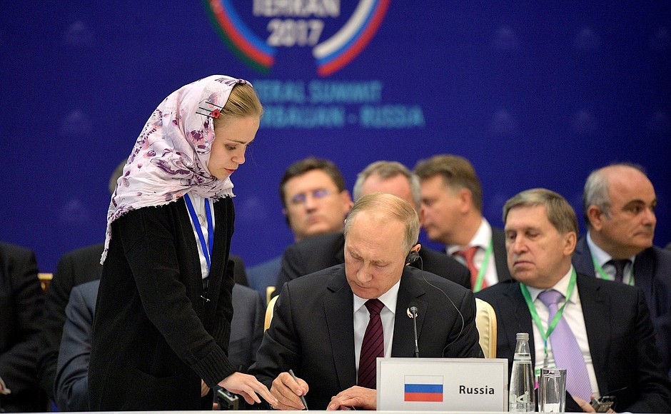 По итогам саммита России, Ирана и Азербайджана принято совместное заявление.