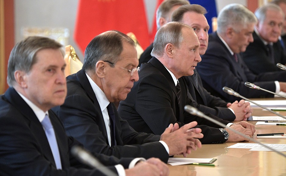 Российско-киргизские переговоры в расширенном составе.