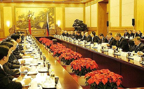 Russian-Chinese enlarged-format talks.