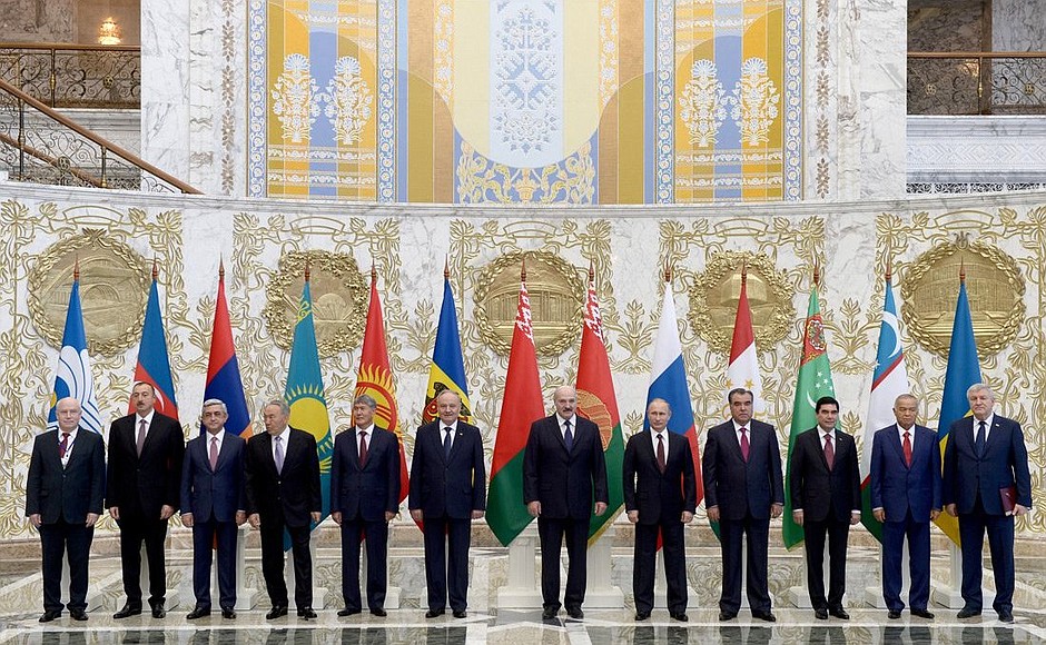 Before the CIS heads of state summit meeting in narrow format.