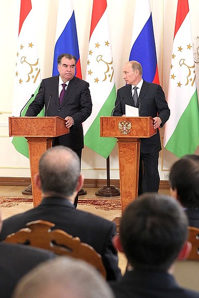 Заявления для прессы по итогам российско-таджикистанских переговоров. С Президентом Таджикистана Эмомали Рахмоном.
