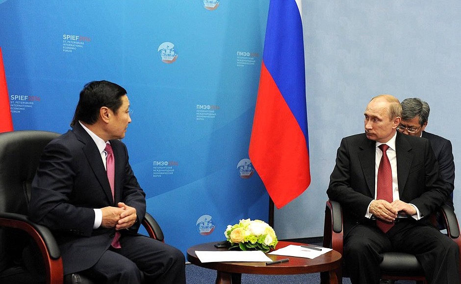 С Премьер-министром Монголии Норовын Алтанхуягом.