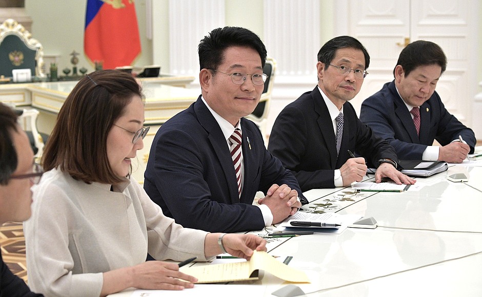 Встреча со спецпосланником Президента Республики Корея Сон Ён Гилем.