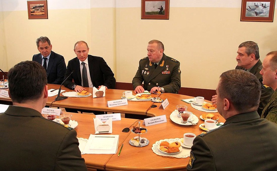 Meeting with commanders of paratroopers units.