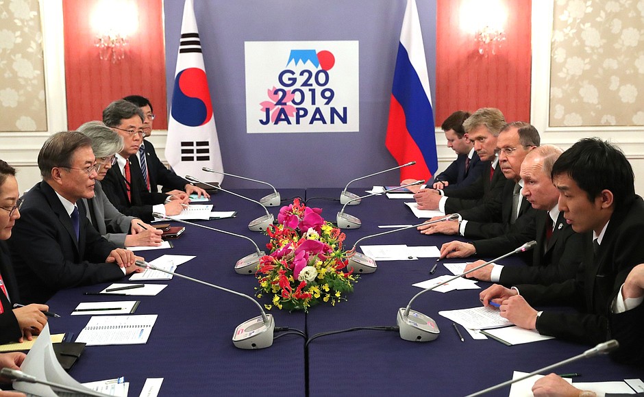 Беседа с Президентом Кореи Мун Чжэ Ином.