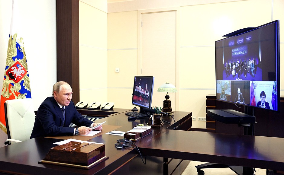 Videoconference with the winners and finalists of the Teacher of the Year 2022 national contest and participants in the Klassnaya Tema! television show.