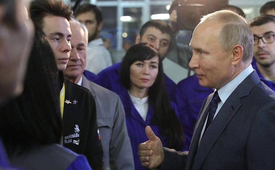 Vladimir Putin had a conversation with engine plant workers during his visit to KAMAZ automobile concern.