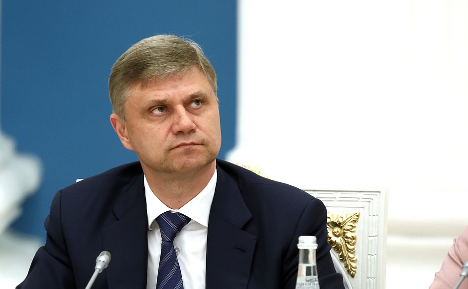 Russian Railways CEO and Chairman of the Board Oleg Belozerov at the meeting of the State Council Presidium on the development of public transport.