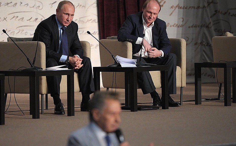 At the Russian Literary Assembly. Presidential Adviser Vladimir Tolstoy (right).