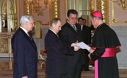 Ambassador of Vatican, Antonio Mennini, presenting his credentials to President Putin.