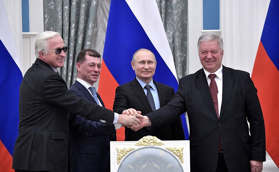 Церемония подписания Генерального соглашения между общероссийскими объединениями профсоюзов, общероссийскими объединениями работодателей и Правительством Российской Федерации на 2018–2020 годы.