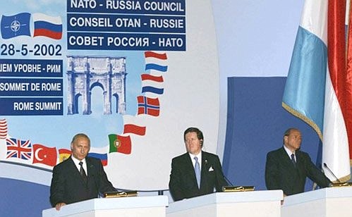 A joint press conference with Italian Prime Minister Silvio Berlusconi and NATO Secretary General George Robertson on the results of the Russia-NATO Summit.