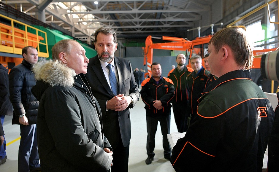 With Director-General of Research and Production Corporation Uralvagonzavod Alexander Potapov during a visit to the enterprise.