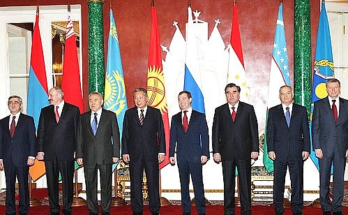 Участники внеочередной сессии Совета коллективной безопасности Организации Договора о коллективной безопасности.