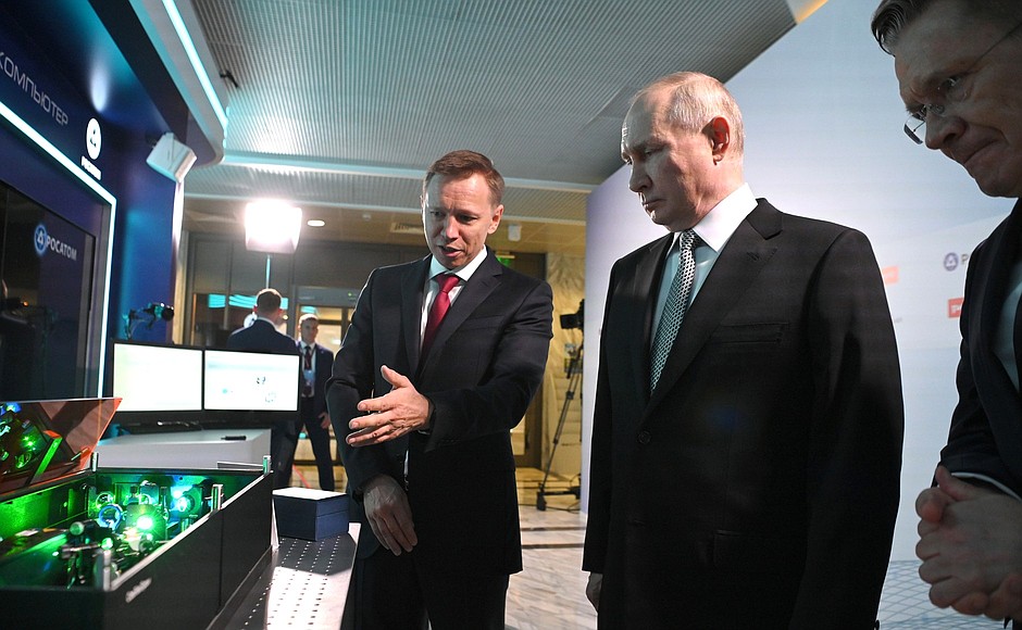 Vladimir Putin visited an exhibition of Russian quantum technology achievements by Rosatom and Russian Railways on the sidelines of the Future Technologies Forum at the International Trade Centre.
