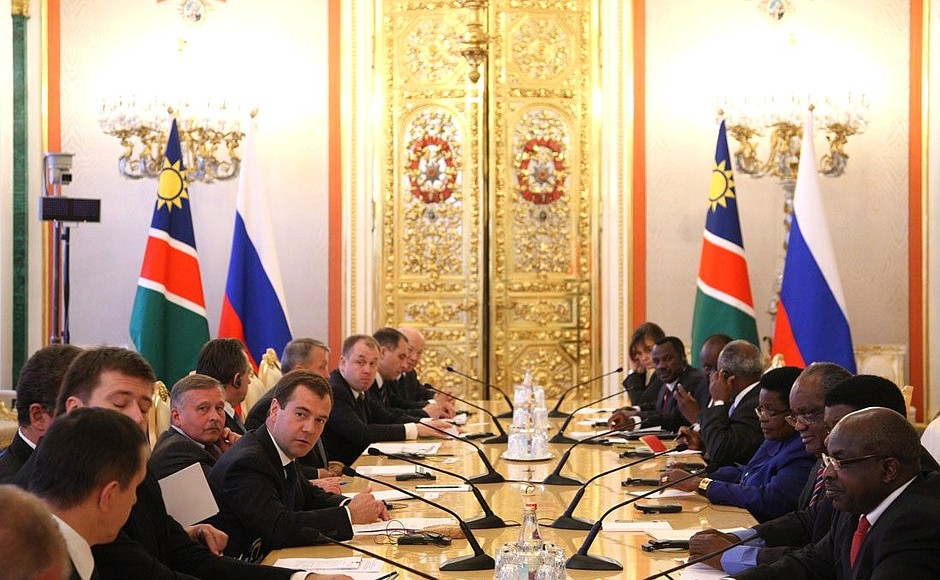 Российско-намибийские переговоры в расширенном составе.