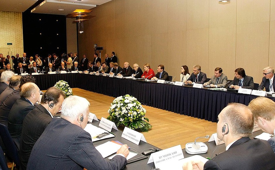 Meeting with Russian and German business leaders.