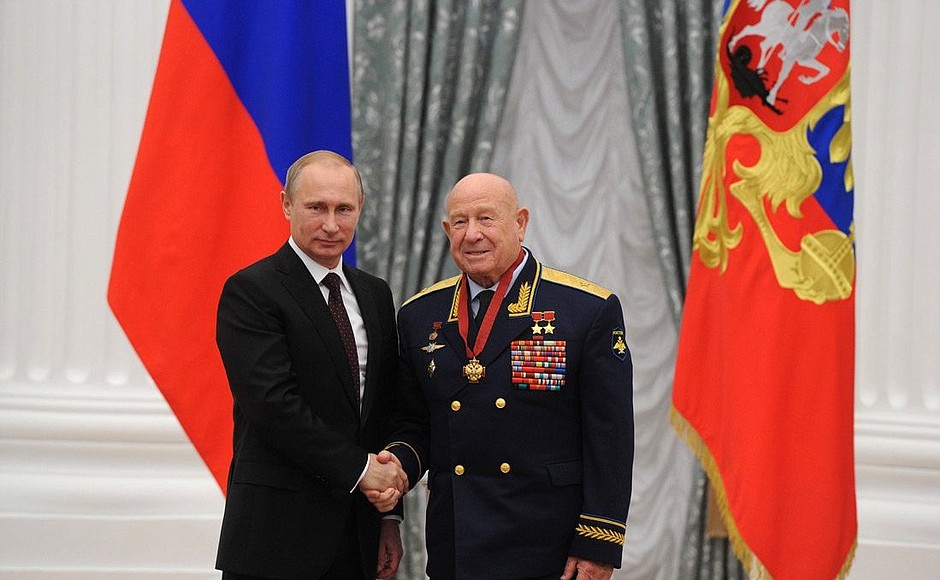 Presenting Russian Federation state decorations. The Order for Services to the Fatherland, III degree, is awarded to two-time Hero of the Soviet Union, USSR Pilot-Cosmonaut Alexei Leonov.
