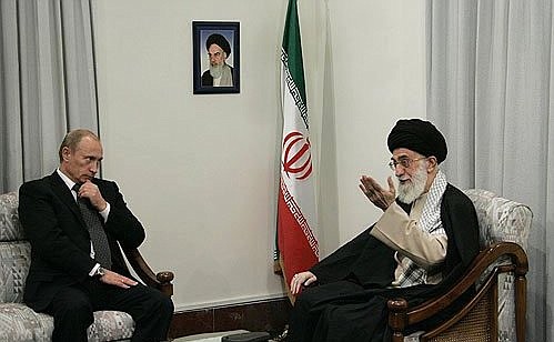 С аятоллой Сейедом Али Хаменеи.