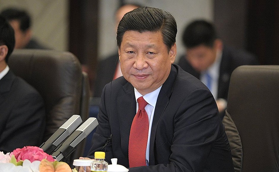 Председатель КНР Си Цзиньпин на российско-китайских переговорах в расширенном составе.