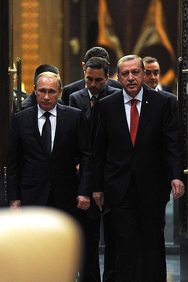 Перед началом заседания Совета сотрудничества высшего уровня между Россией и Турцией. С Президентом Турции Реджепом Тайипом Эрдоганом.