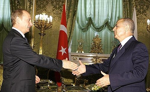 С Президентом Турции Ахметом Недждетом Сезером.