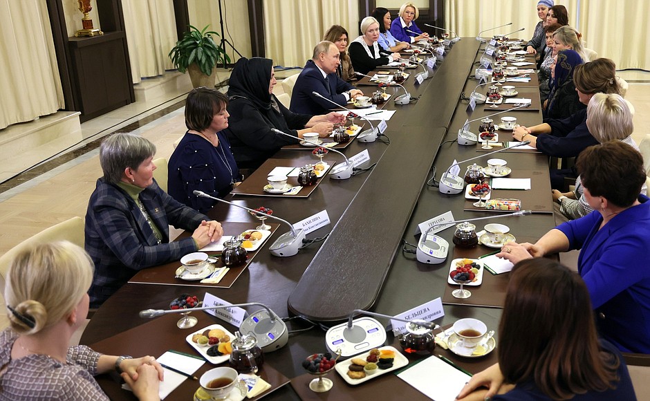 During the meeting with mothers of military personnel – participants in the special military operation.