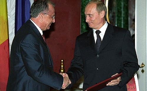 President Putin and Ion Iliescu signed the Russian-Romanian Treaty on Friendly Relations and Cooperation.
