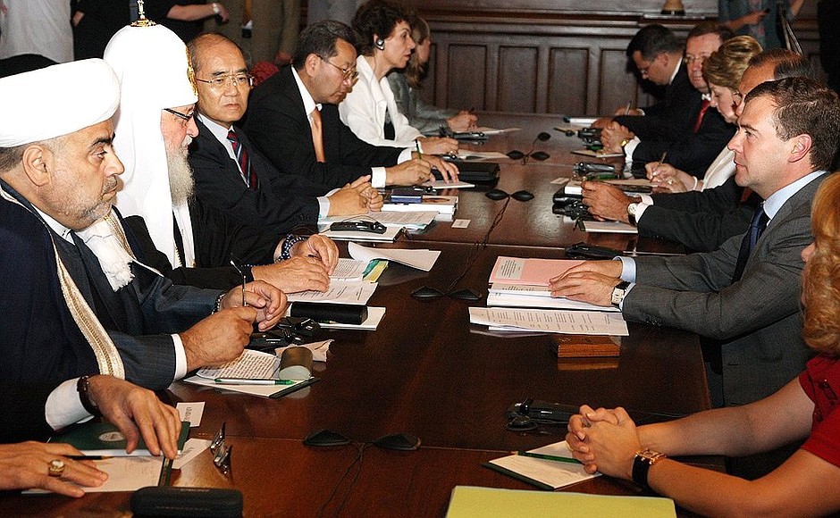 Встреча с Генеральным директором ЮНЕСКО Коитиро Мацуурой и членами Группы высокого уровня по межрелигиозному диалогу.